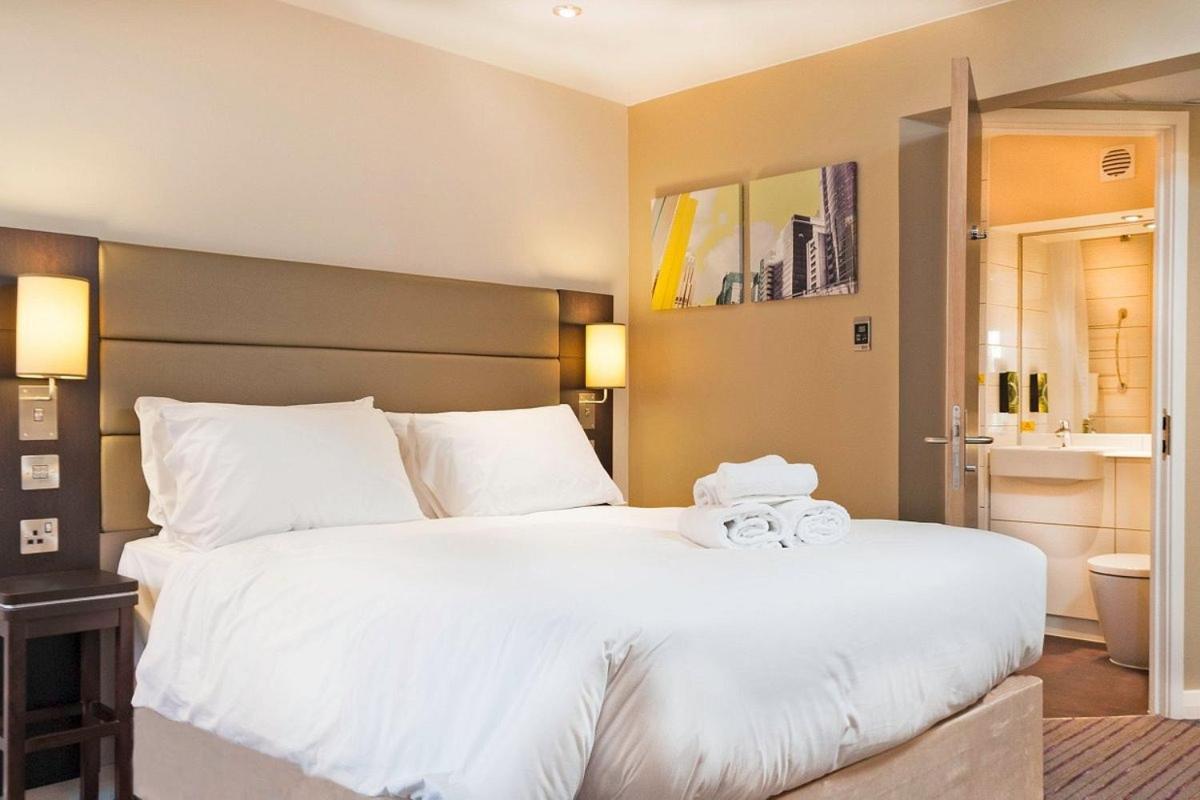 Silurian Hotel Newport Newport  Dış mekan fotoğraf